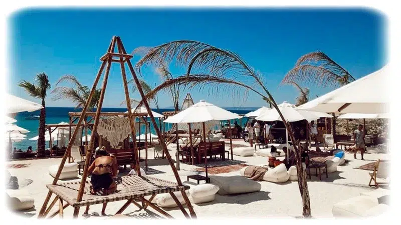 Çeşme ve Plaj Kulübü